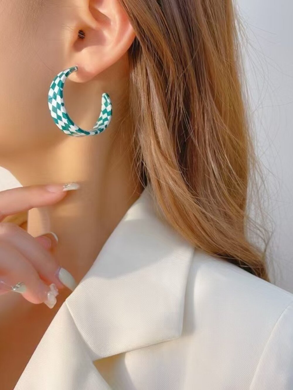 Vintage Style Simple Style C Shape Lattice Arylic Ear Studs